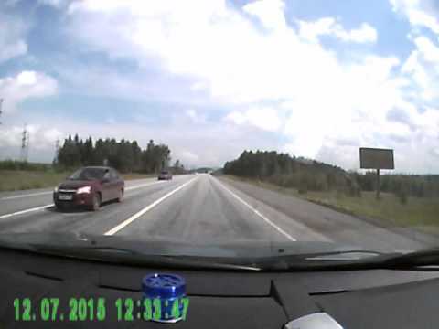 بالفيديو السرعة الجنونية تدفع سائق روسي لتدمير سيارته “ذاتيًا”