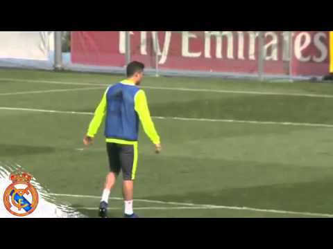 فيديو رونالدو يتسابق على إهدار الفرص خلال تدريبات ريال مدريد