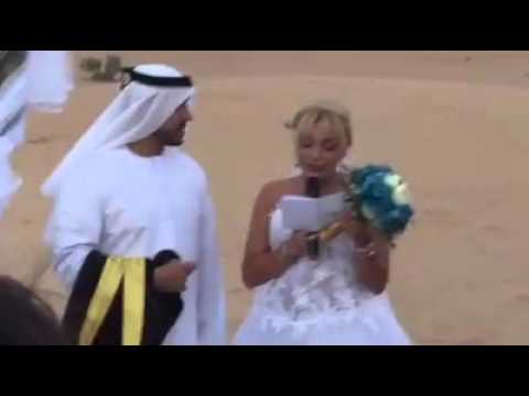 بالفيديو إماراتي يحتفل بزواجه من فتاة فرنسية وسط الصحراء