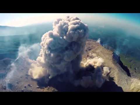 لحظة ثوران بركان في غواتيمالا