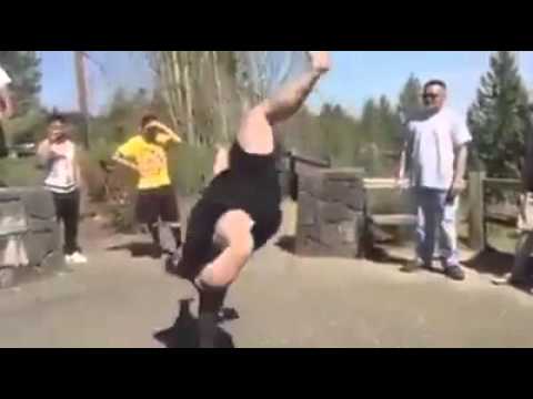 فيديو زعيم كوريا الشمالية يستعرض مهاراته في الرقص بشكل مذهل